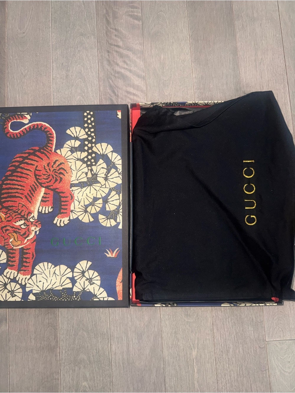 Gucci Beige GG Supreme Pouch with Pink Florals and Yellow Tigers - Picture 4 of 5